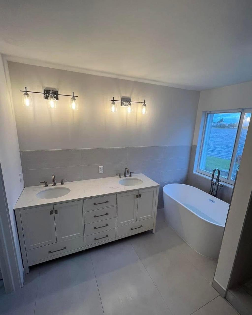 Home b255830b bdaa 4d09 b4a8 cd1ef5de7080